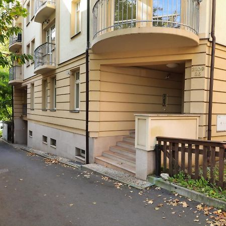Apartman Nad Kolonadou Karlovy Vary Luaran gambar